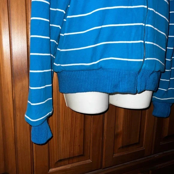 Volcom - Picture 5 of 8